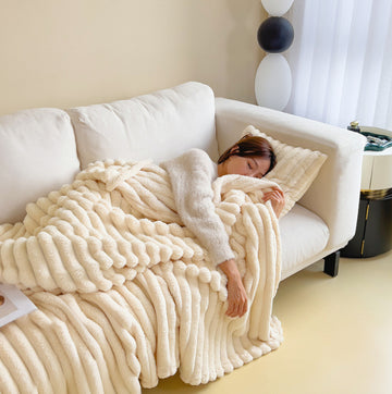 Maud Cozy Bubble Blanket- Ultra Soft Luxury Home Essential